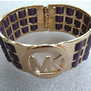 MICHAEL KORS BANGLE BRACELET WITH PURPLE COLORING